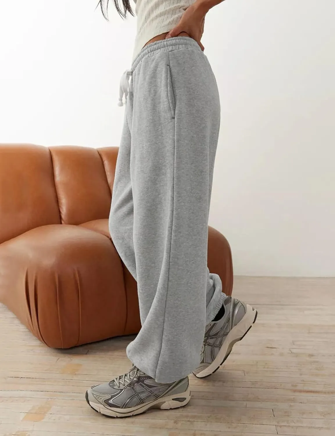 HeSaYep Sweatpants for Women Baggy Drawstring Waisted Cinch Bottom Casual Loose Sweat Pants with Pockets